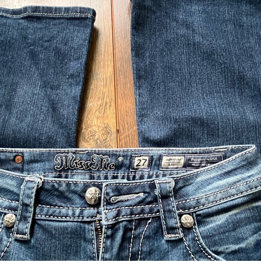 Miss Me Boot Cut Jeans with Embellished Cross Design - Picture 5 of 8